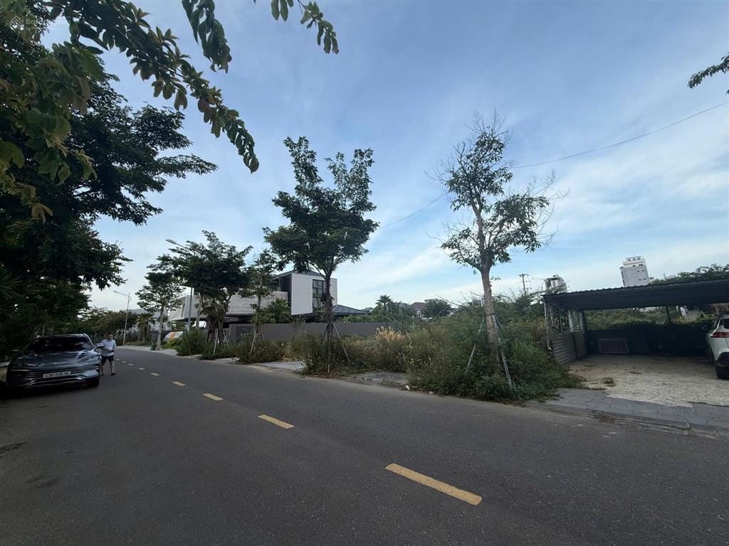 Bán đất biệt thự liền kề đường giáng hương 3, 900m2, view kênh, khu euro village 2, hòa xuân