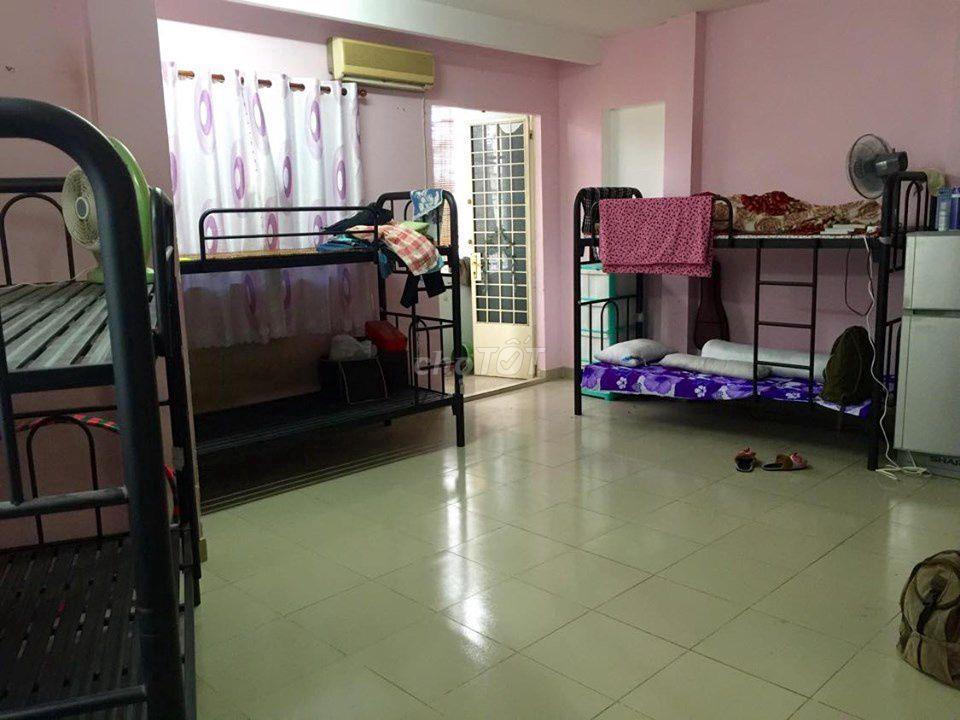 Phòng trọ quận 4, giá rẻ 700 nghìn/người/tháng, cho nữ SV 700.000 đ