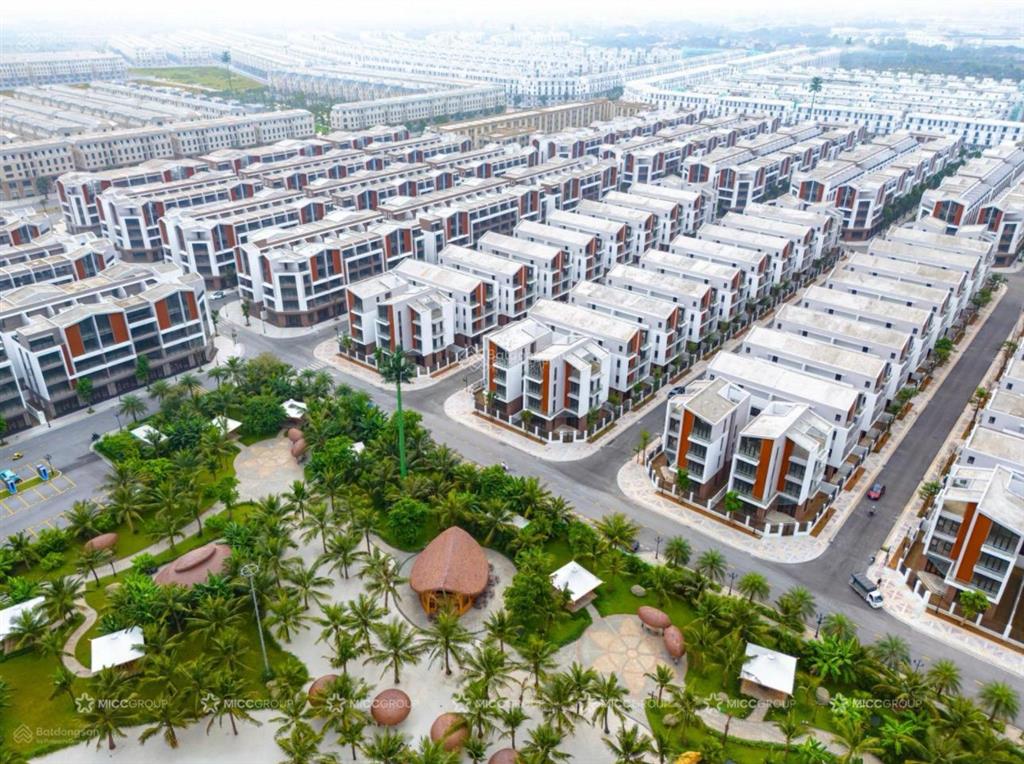 Bán biệt thự đơn lập góc mặt hồ ánh dương vinhomes ocean park 3 giá siêu tốt