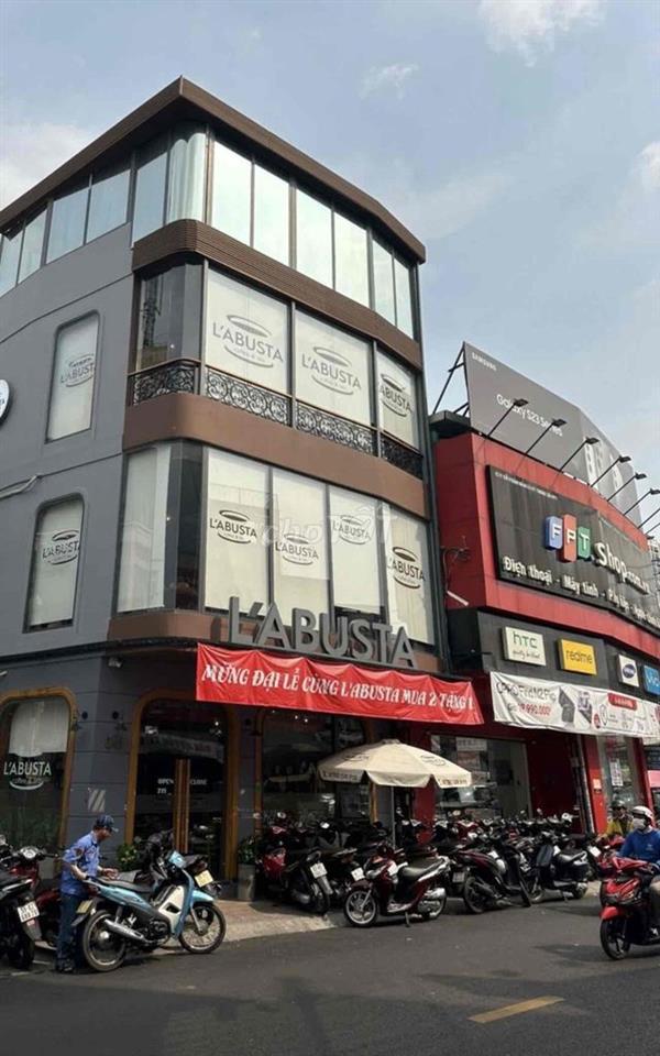Căn góc mặt tiền trung tâm Q3