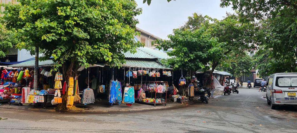 cho thuê ki ốt sau chợ Phú Thuận Q7