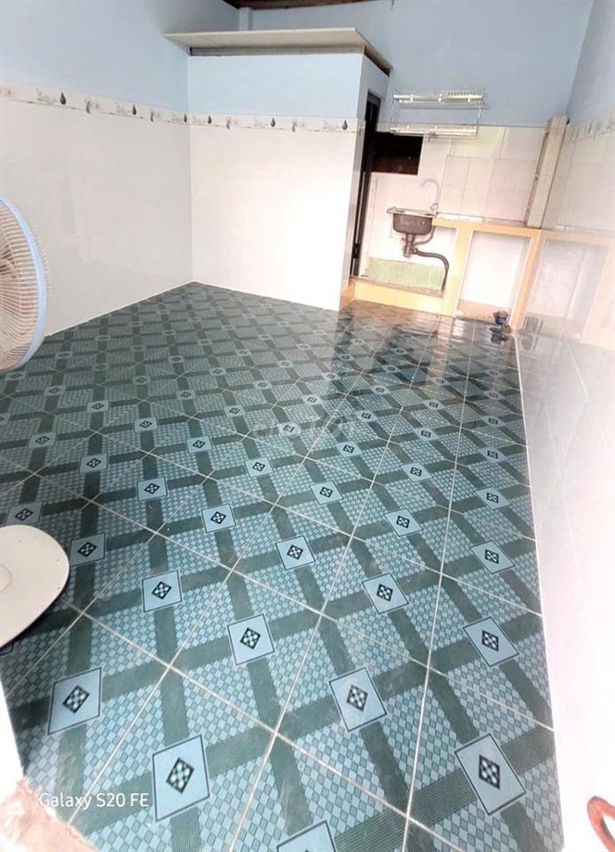 PHÒNG TRỌ MẶT TIỀN, CÓ BẾP, WC RIÊNG, BAN CÔNG, GẦN ĐH CÔNG THƯƠNG