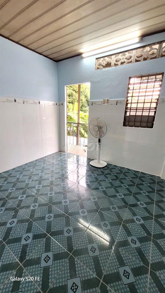 PHÒNG TRỌ MẶT TIỀN, CÓ BẾP, WC RIÊNG, BAN CÔNG, GẦN ĐH CÔNG THƯƠNG