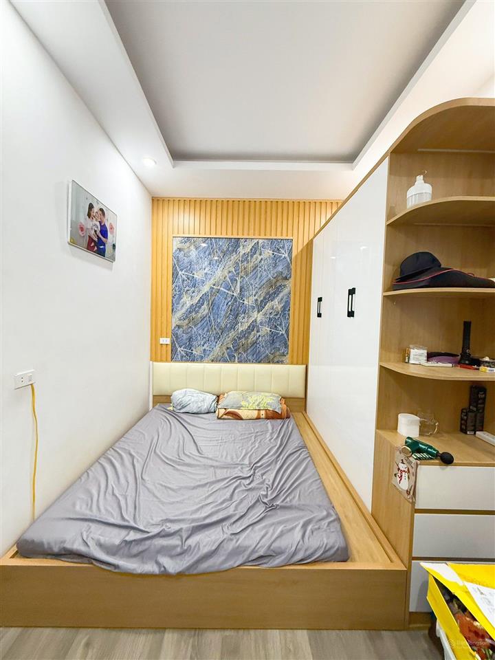 5.8 tỷ, 22/25m2, 5 tầng, full nội thất, mt 4.3m, nguyễn đức cảnh