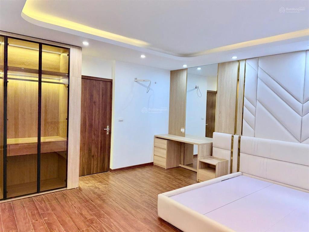 10.6 tỷ, 45/55m2, 6 tầng thang máy, 10m ra ô tô, trương định kim đồng