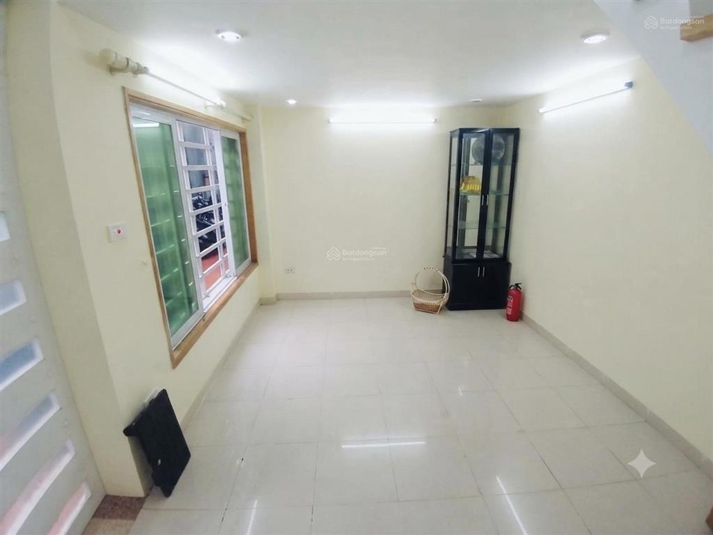 3,5 tỷ, 17m2. 5 tầng, yên duyên, tam trinhhoàng mai (ko qh)