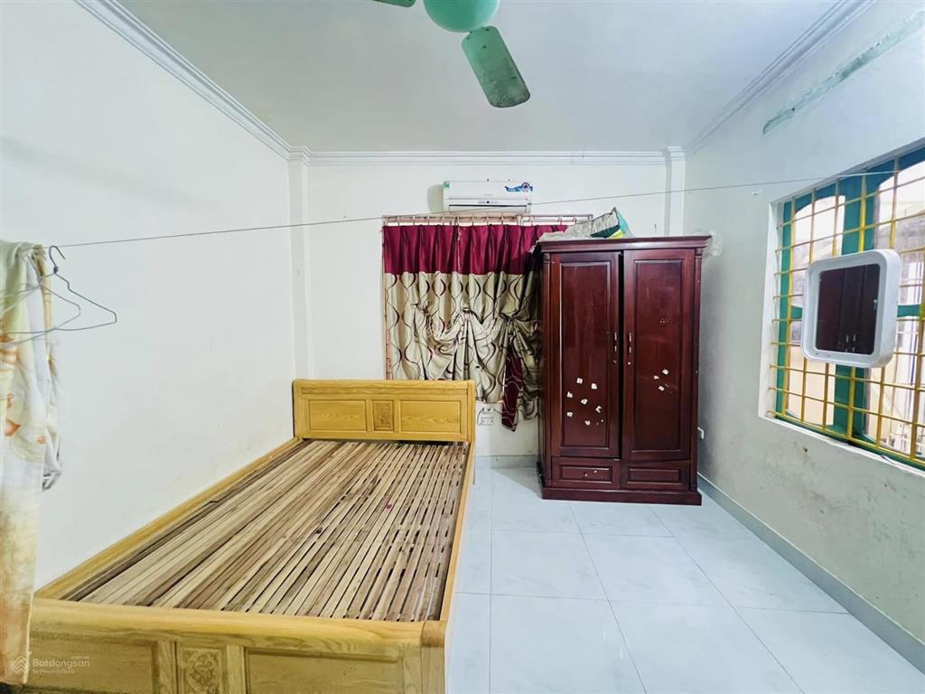 5.7 tỷ, 22m2, 5 tầng lô góc, 3 nhà ra phố, lê thanh nghị  bạch mai  hbt
