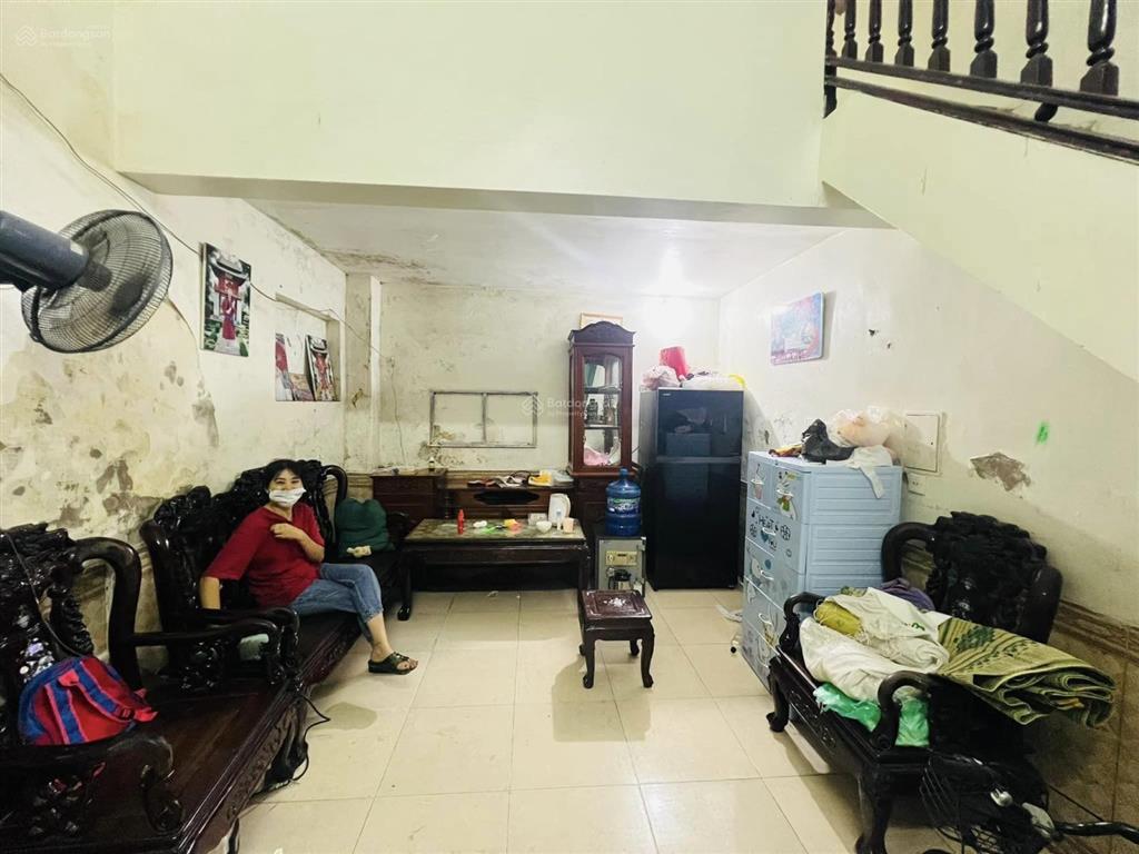 5.7 tỷ, 22m2, 5 tầng lô góc, 3 nhà ra phố, lê thanh nghị  bạch mai  hbt