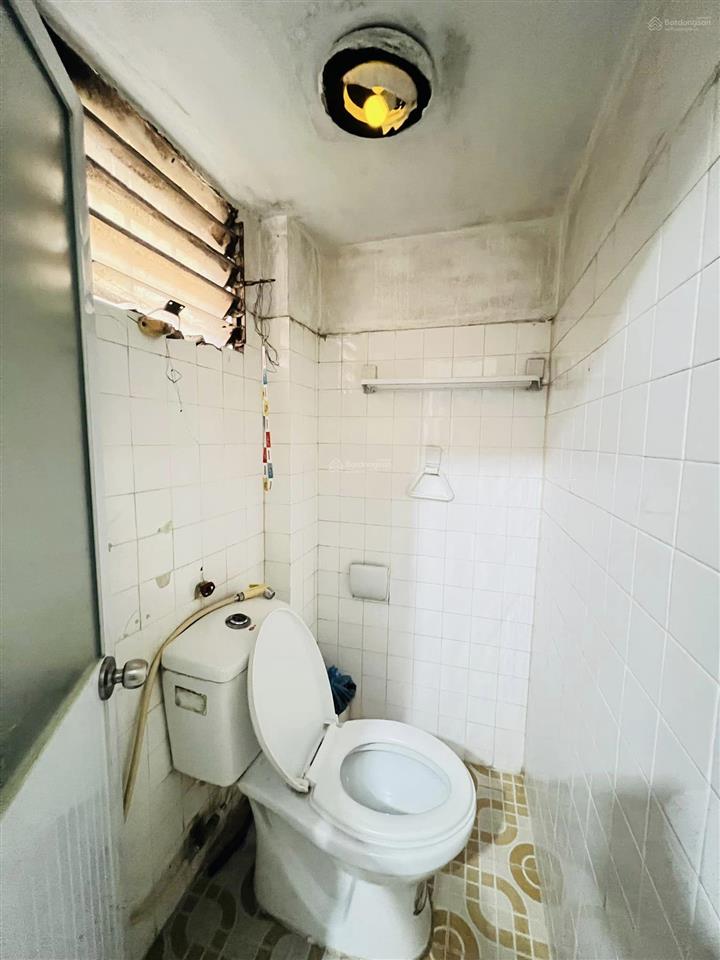 5.7 tỷ, 22m2, 5 tầng lô góc, 3 nhà ra phố, lê thanh nghị  bạch mai  hbt