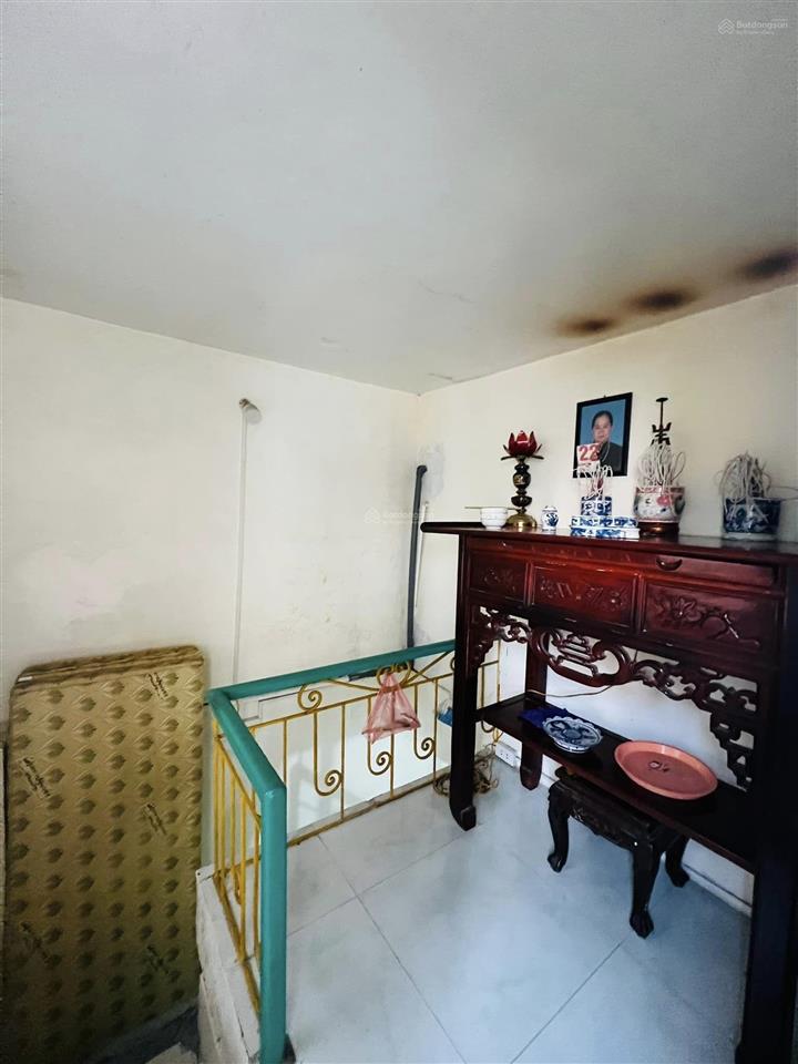 5.7 tỷ, 22m2, 5 tầng lô góc, 3 nhà ra phố, lê thanh nghị  bạch mai  hbt