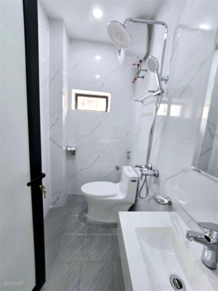 5.4 tỷ, 31m2, 4 tầng mới, 3 ngủ khép kín, minh khai 0985 826 *** (ko qh)