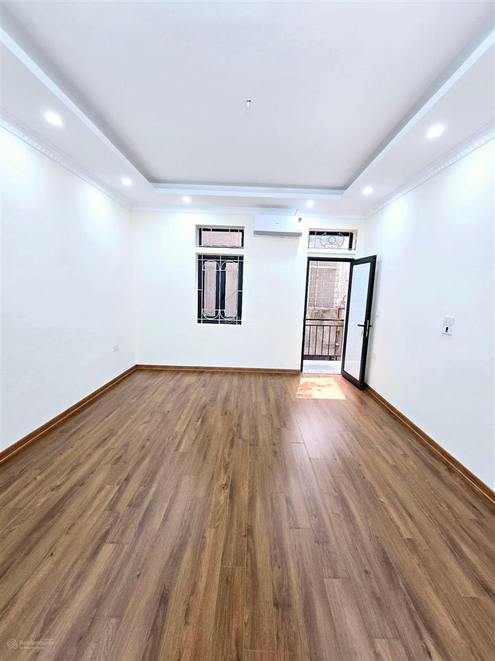5.4 tỷ, 31m2, 4 tầng mới, 3 ngủ khép kín, minh khai 0985 826 *** (ko qh)