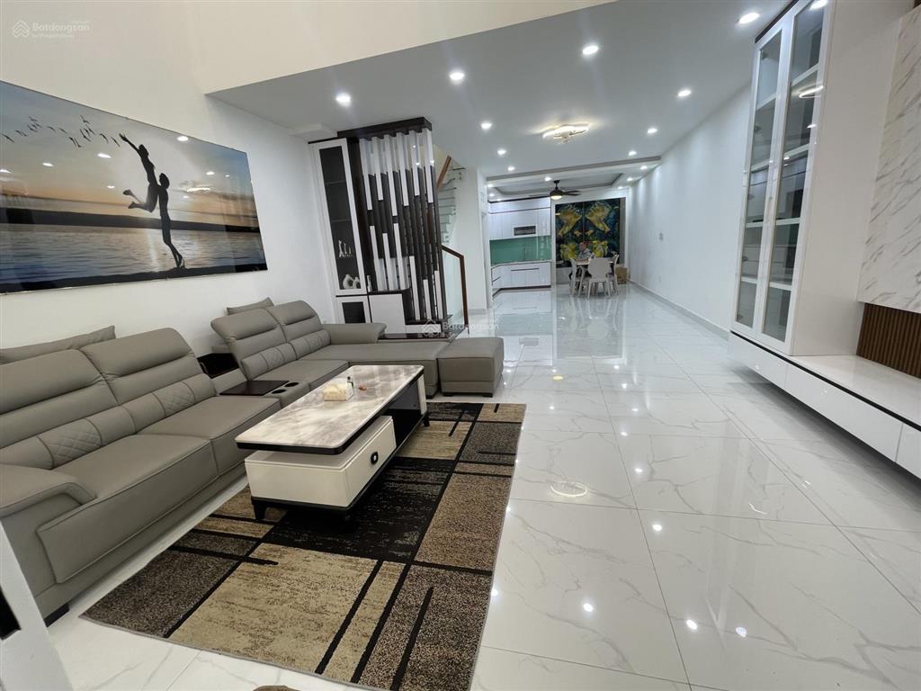 Nhà hxh ngủ nhà chu văn an, p12 bình thạnh | 5x18m | 2 tầng | 2pn 3wc | 20 triệu/tháng tl