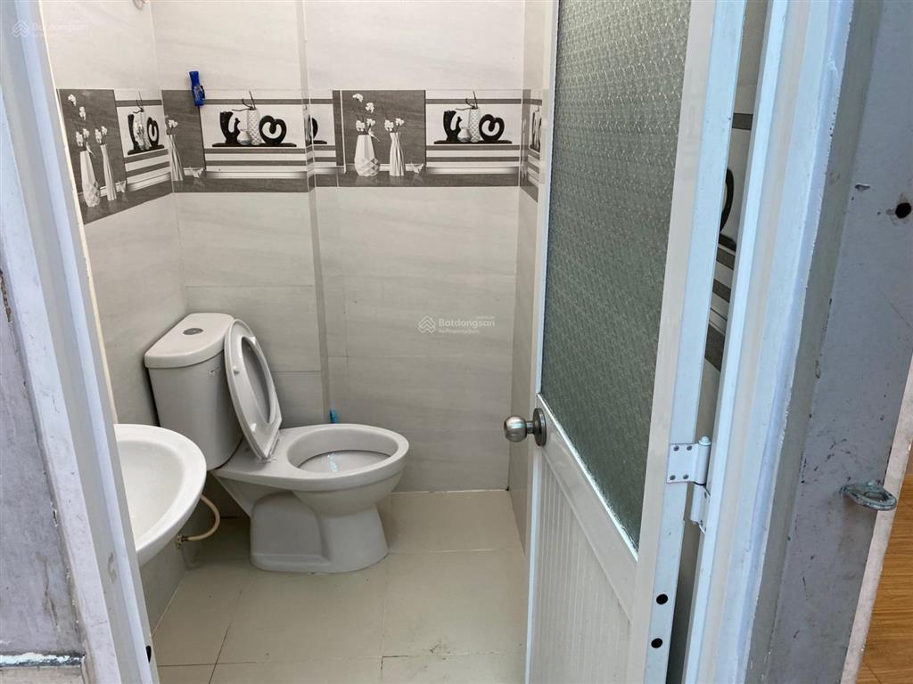Cho thuê nhà 3 phòng ngủ dt 100m2 hẻm xe hơi  đường nguyễn thị định, p. cát lái