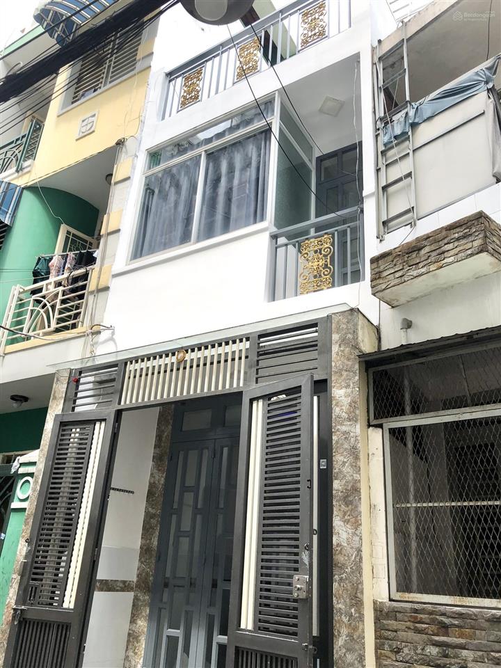 Chính chủ bán nhà 3 tầng mới sửa chữa, nở hậu, hẻm 4 m, vài bước chân ra vòng xoay hoàng việt