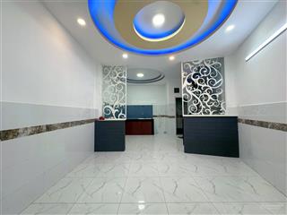 Chính chủ bán nhà 3 tầng mới sửa chữa, nở hậu, hẻm 4 m, vài bước chân ra vòng xoay hoàng việt
