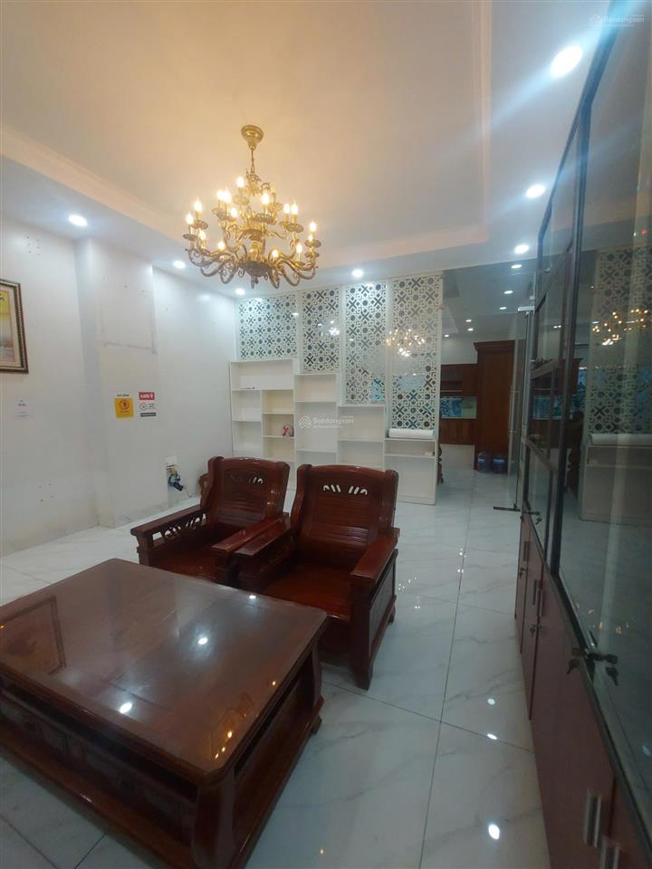 Bán nhà phố có hầm tại cityland park hills, 23 tỷ vnd, 100m², có thang máy.
