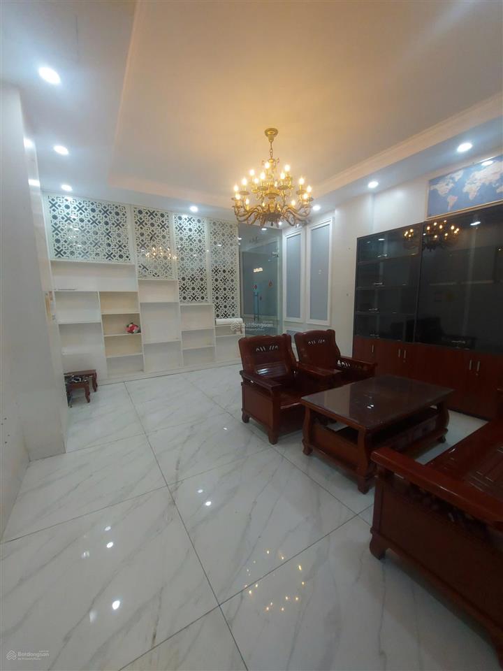 Bán nhà phố có hầm tại cityland park hills, 23 tỷ vnd, 100m², có thang máy.