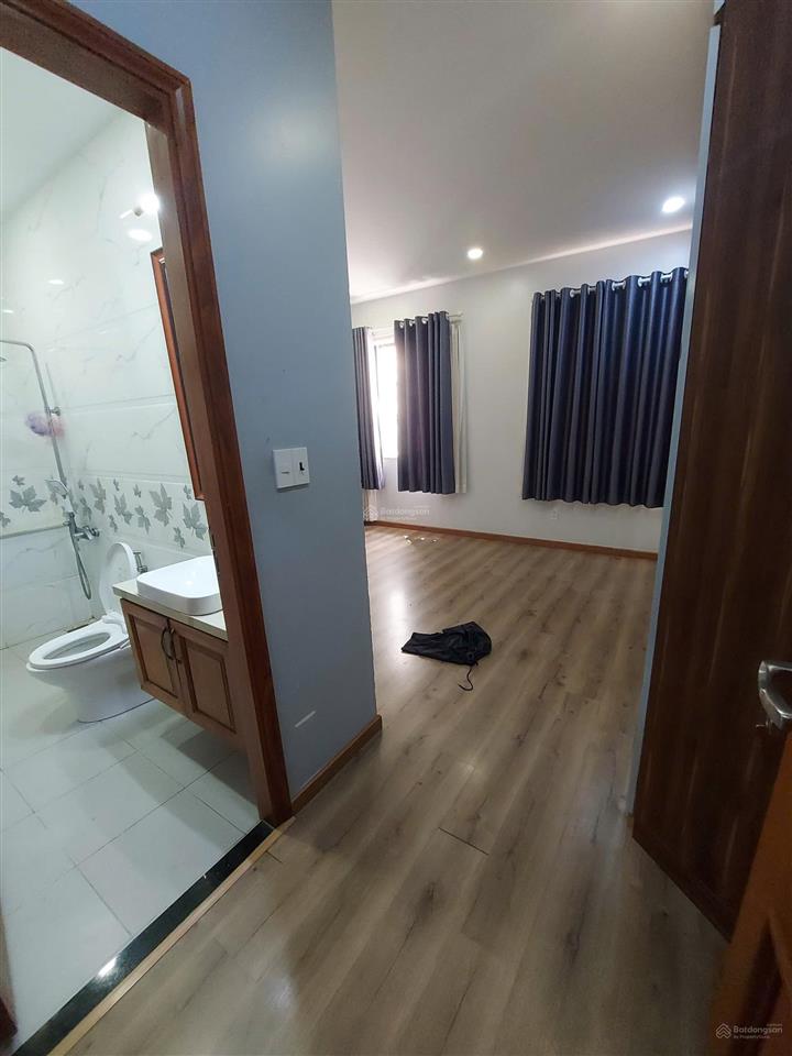 Bán nhà phố có hầm tại cityland park hills, 23 tỷ vnd, 100m², có thang máy.