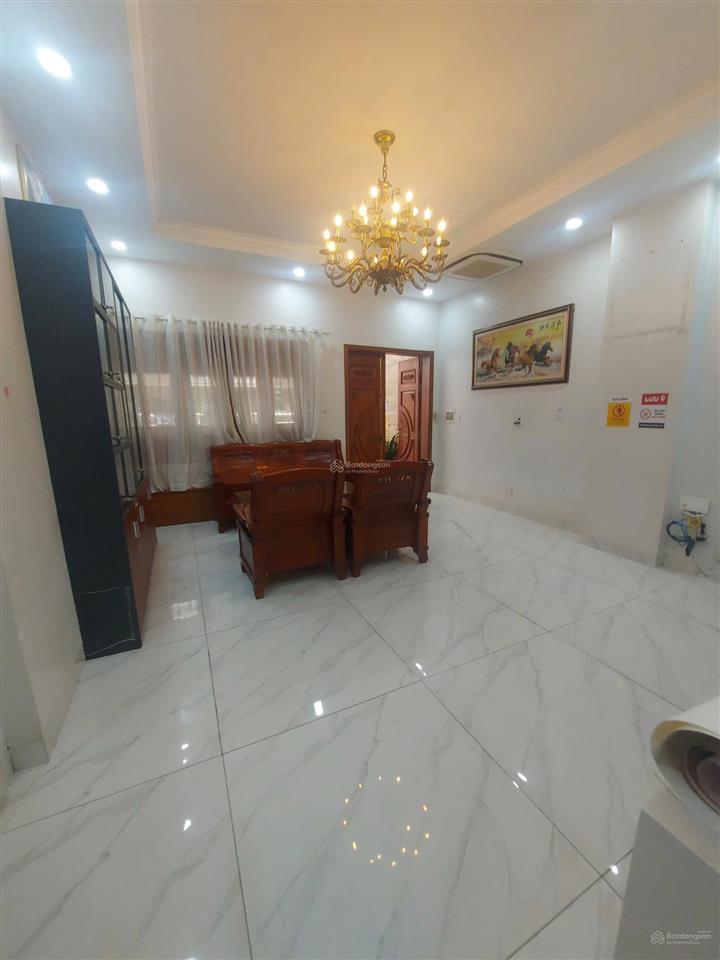 Bán nhà phố có hầm tại cityland park hills, 23 tỷ vnd, 100m², có thang máy.