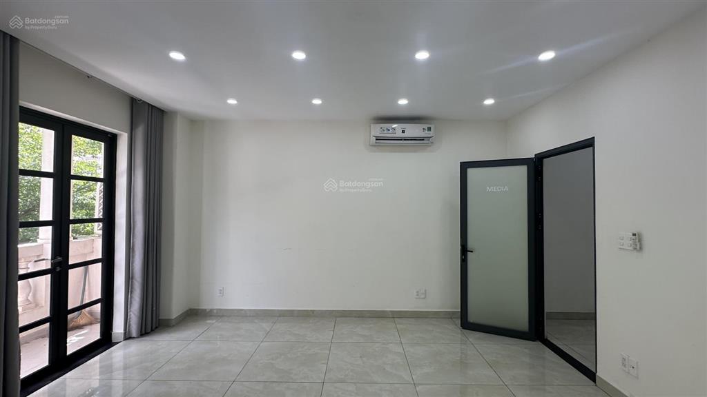 Cho thuê nguyên căn có hầm tại cityland park hills gò vấp giá 42 triệu