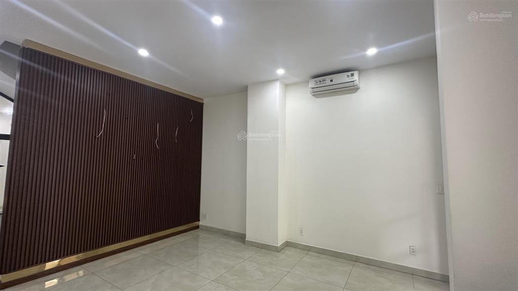 Cho thuê nguyên căn có hầm tại cityland park hills gò vấp giá 42 triệu