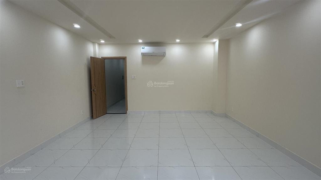 Bán nhà mặt tiền phan văn trị khu city land park hills giá 30 tỷ (giá tốt)