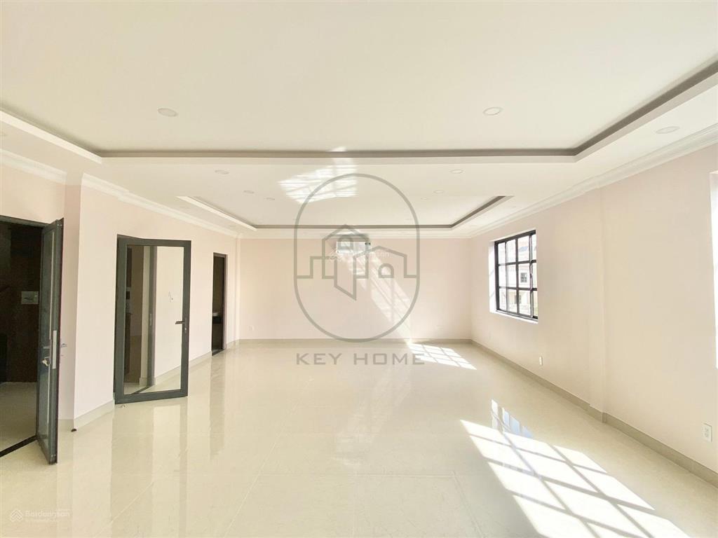 Cho thuê căn đôi mặt tiền đường nguyễn văn lượng khu cityland park hills giá 140 triệu