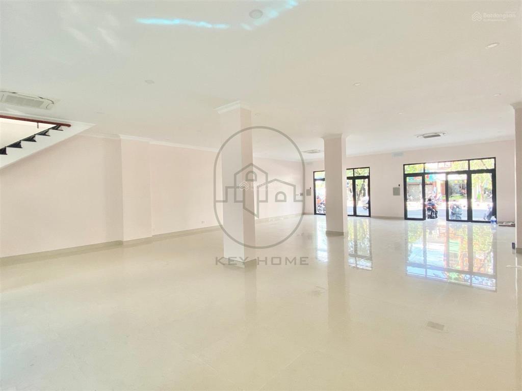 Cho thuê căn đôi mặt tiền đường nguyễn văn lượng khu cityland park hills giá 140 triệu