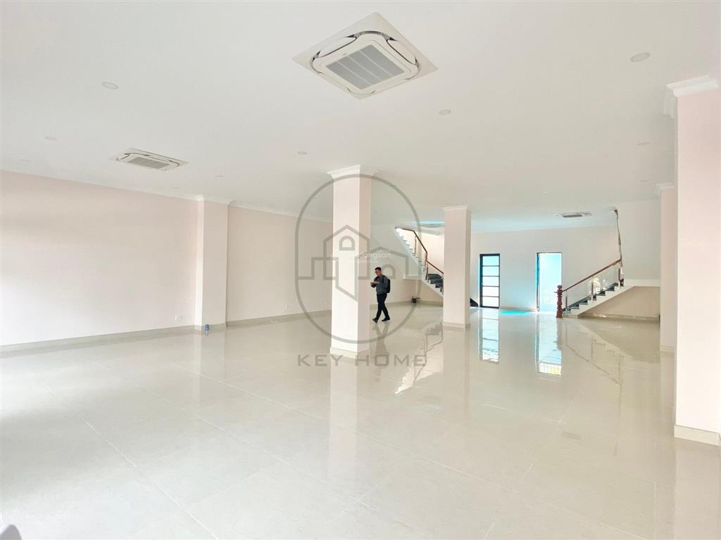 Cho thuê căn đôi mặt tiền đường nguyễn văn lượng khu cityland park hills giá 140 triệu