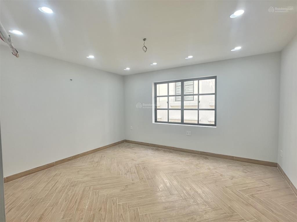 Cho thuê nguyên căn có hầm tại cityland park hills giá 43 triệu, nhà có máy lạnh