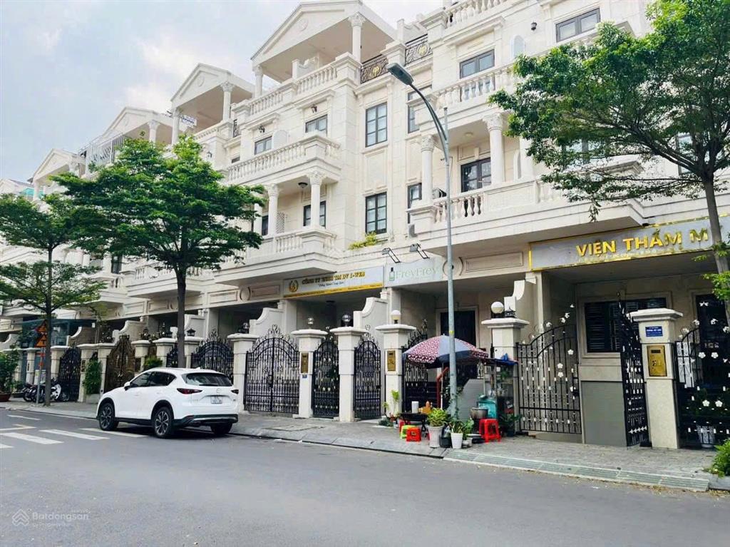 Bán nhà khu cityland park hills giá 21 tỷ, nhà có hầm