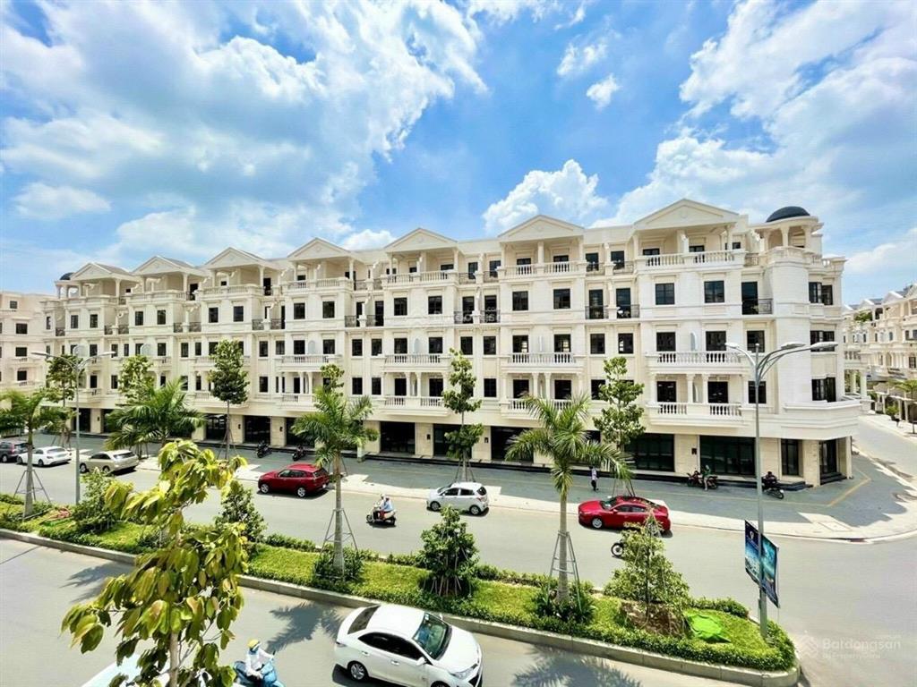 Cho thuê căn đôi mặt tiền đường số 3, đường lớn khu cityland park hills giá 140 triệu