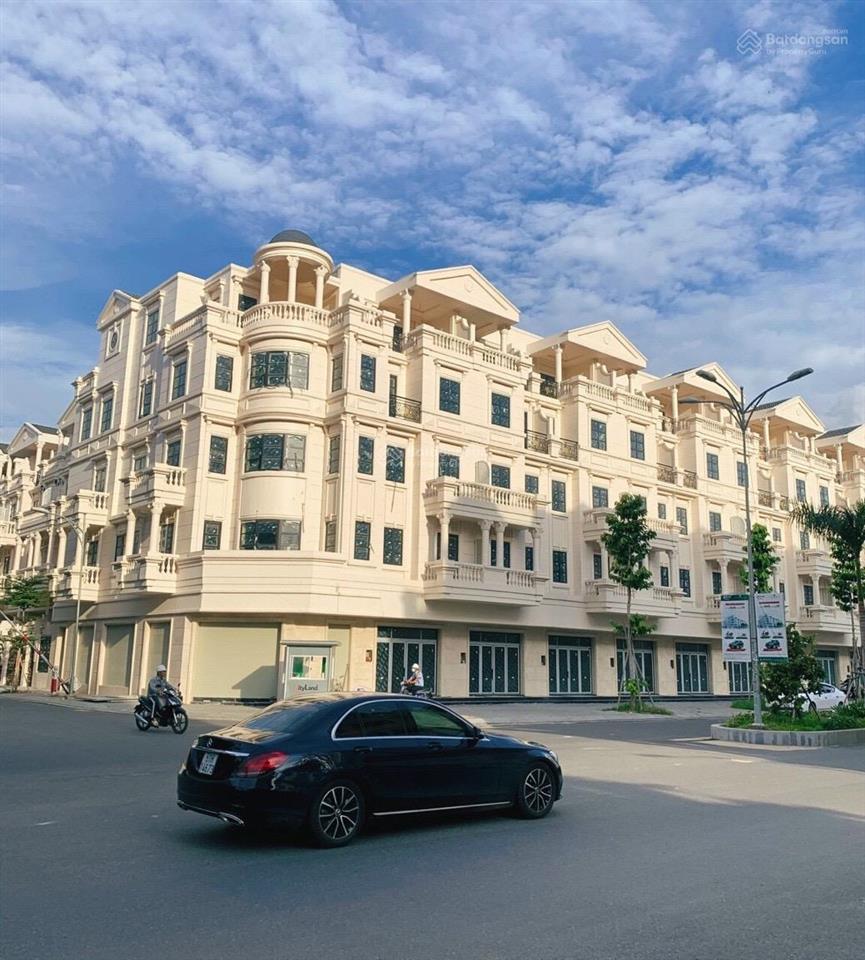 Cho thuê căn đôi mặt tiền đường số 3, đường lớn khu cityland park hills giá 140 triệu