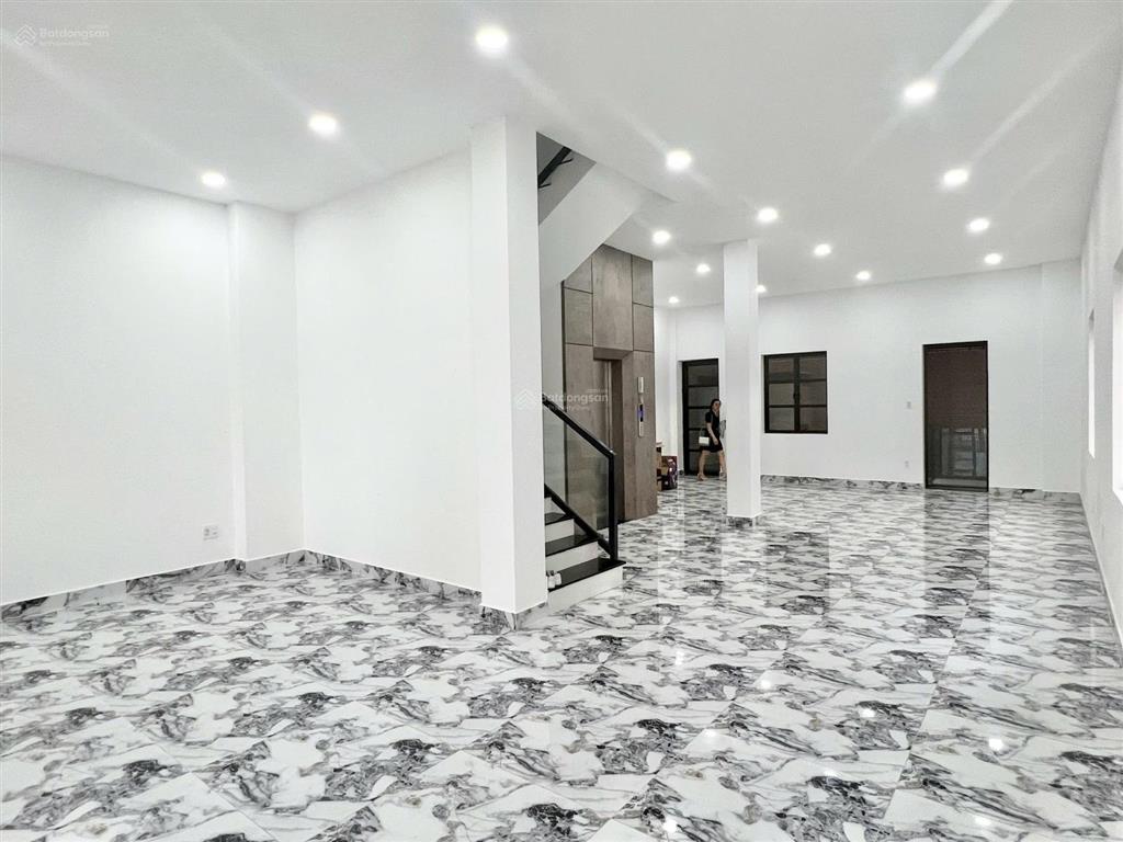 Cho thuê căn góc cityland park hills diện tích 7x20m, giá thuê 70 triệu