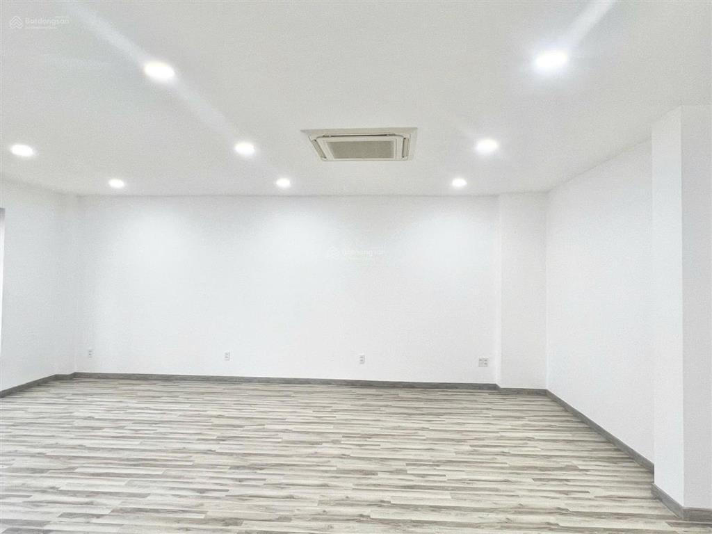 Cho thuê căn góc cityland park hills diện tích 7x20m, giá thuê 70 triệu