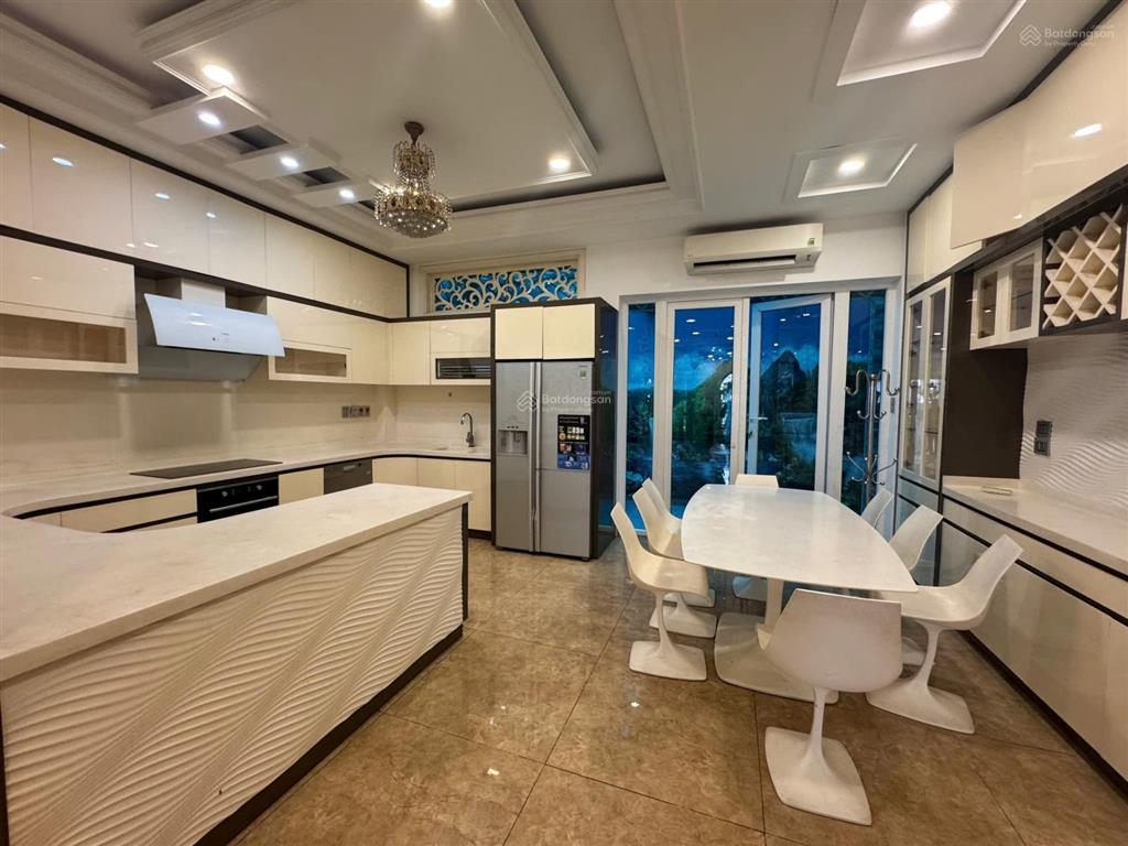 Cho thuê nhà có hầm tại cityland garden hills kế bên emart giá 45 triệu
