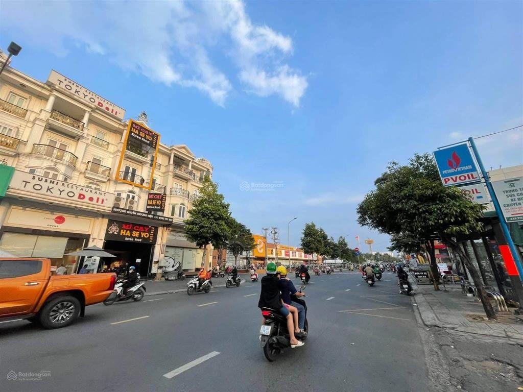Cho thuê căn cặp căn mặt tiền phan văn trị cityland garden hills kế emart giá 220 triệu/tháng
