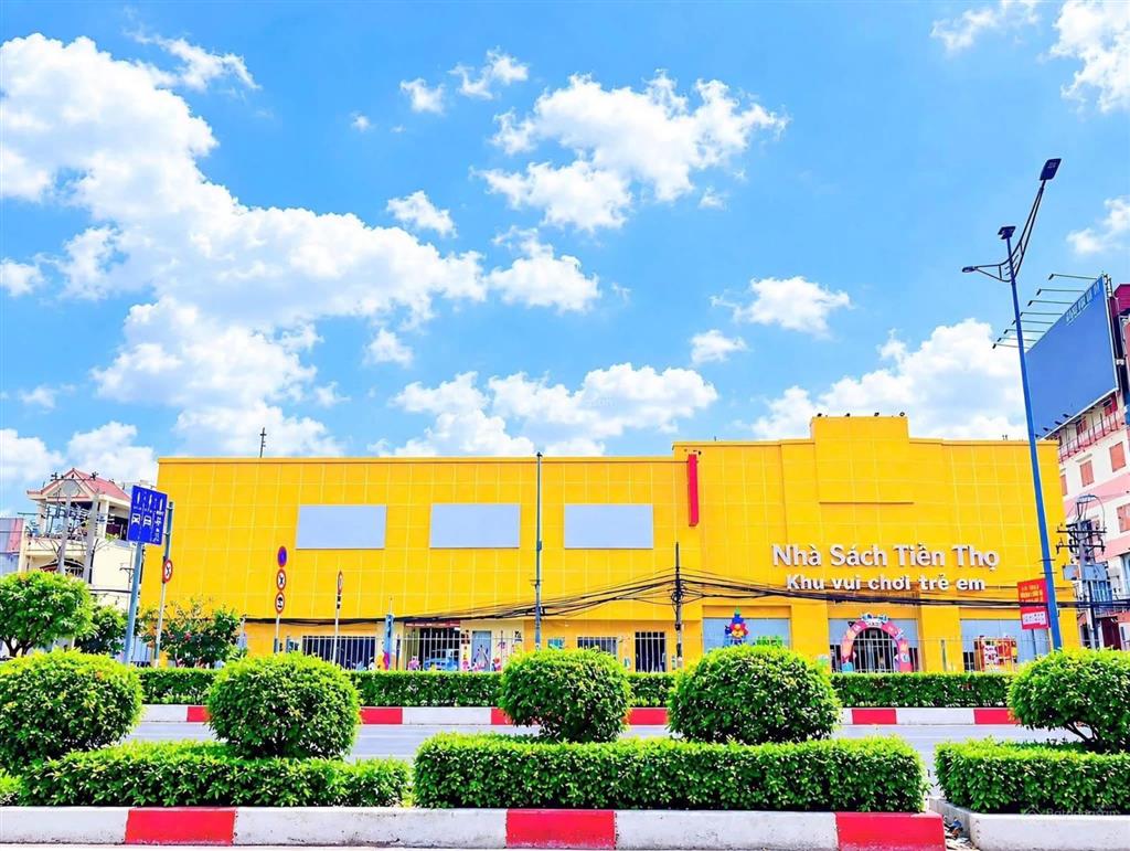 Cho thuê nhà góc 2 mặt tiền đường trường chinh quận 12, diện tích khủng 5.500m2