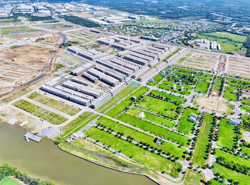 Bán nền 120m2 giá tốt 3,1 tỷ. vị trí đẹp, xung quanh đông nhà đã ở. ms chinh 0909.063.36