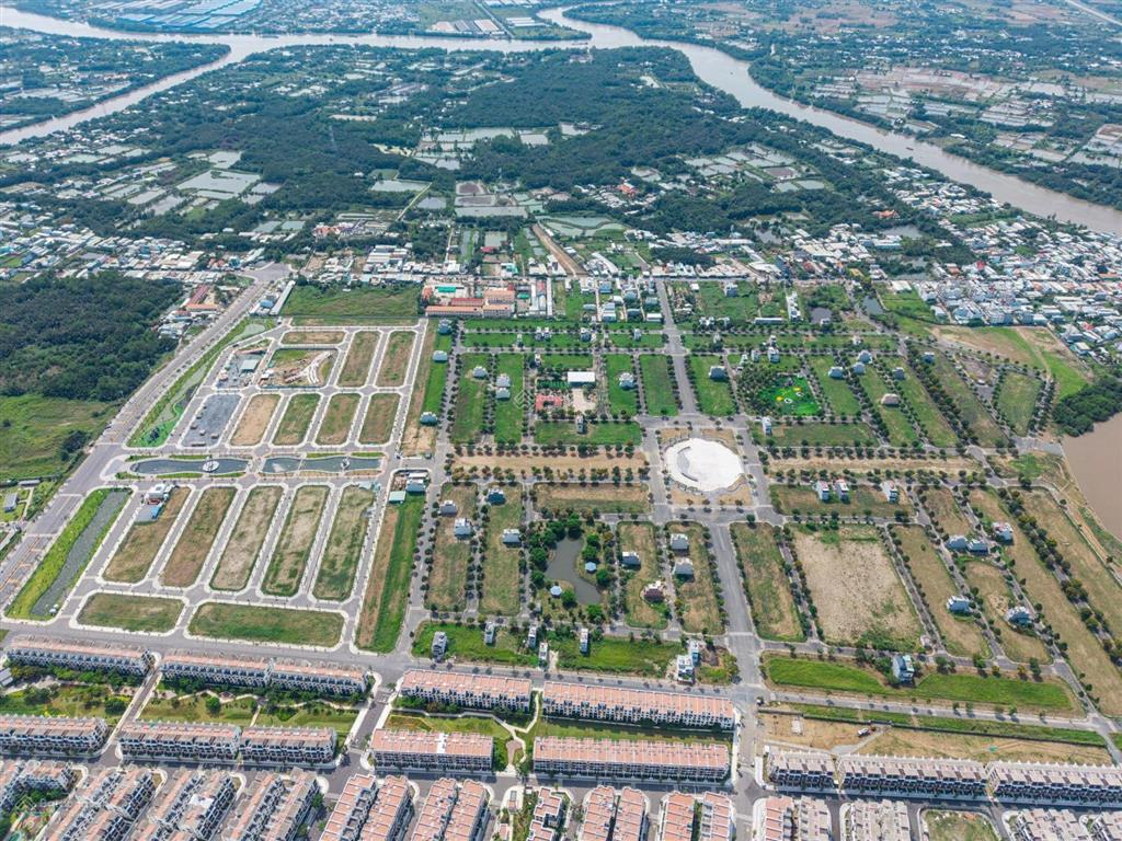 Bán nền 120m2 giá tốt 3,1 tỷ. vị trí đẹp, xung quanh đông nhà đã ở. ms chinh 0909.063.36