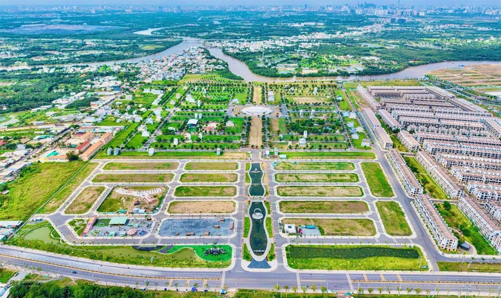 Bán gấp nền đất sổ đỏ sẵn giá 1.95 tỷ, đường 12m thông qua phố đi bộ. 0909 063 ***