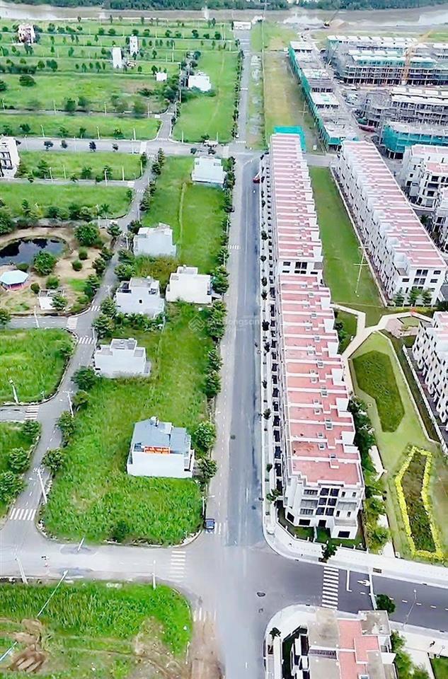 Bán gấp nền đất sổ đỏ sẵn giá 1.95 tỷ, đường 12m thông qua phố đi bộ. 0909 063 ***