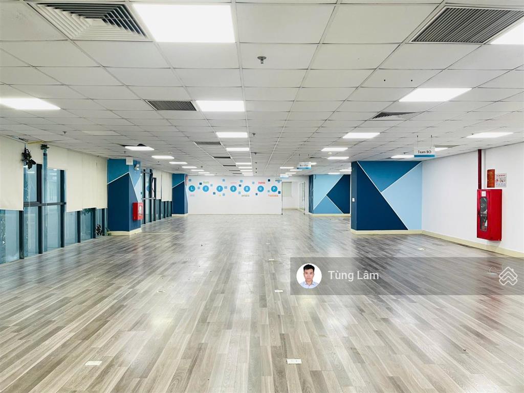 Cho thuê văn phòng 450m2 tại nguyễn văn huyên không gian làm việc chuyên nghiệp, view đẹp