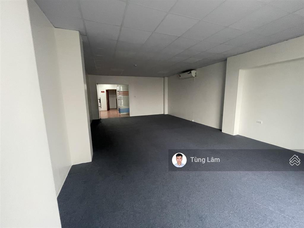 Văn phòng hạng b, mặt phố hoàng quốc việt, 200m² 35tr