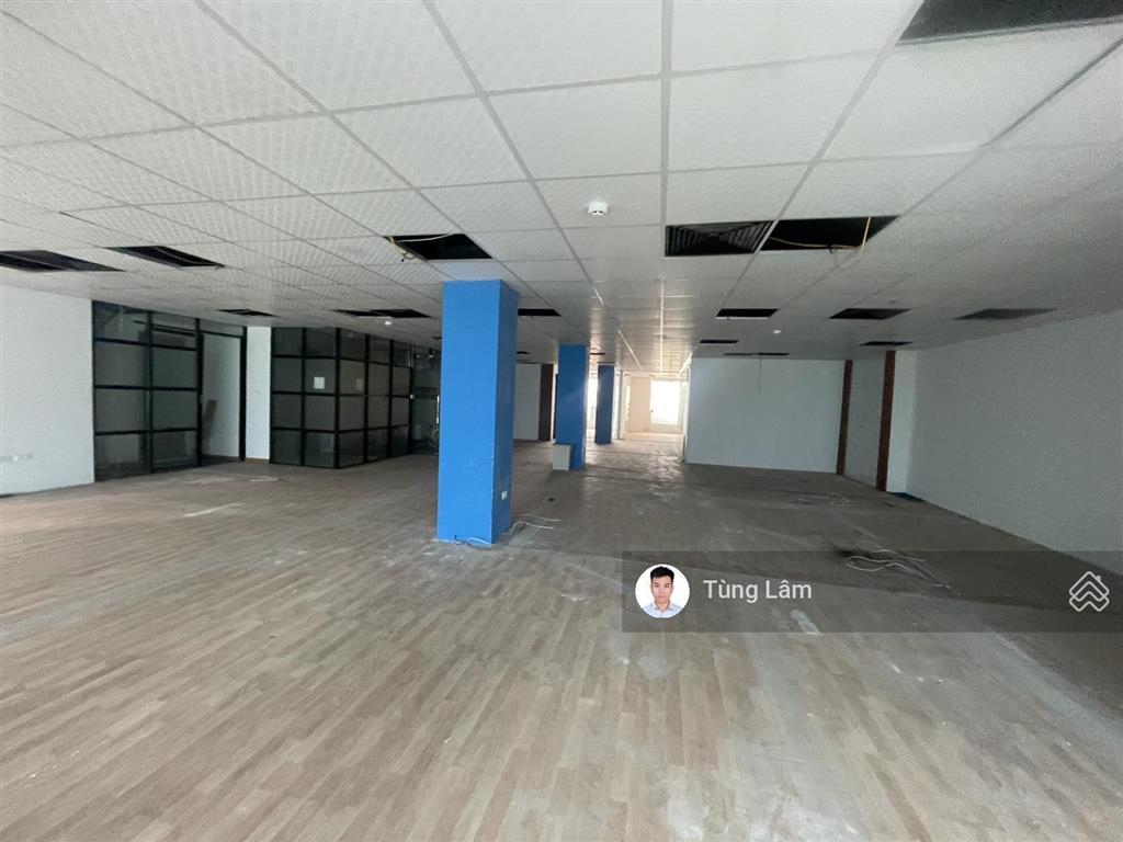 Cho thuê văn phòng hạng b phố hoàng đạo thúy 250m2 giá chỉ 260k/m2/tháng