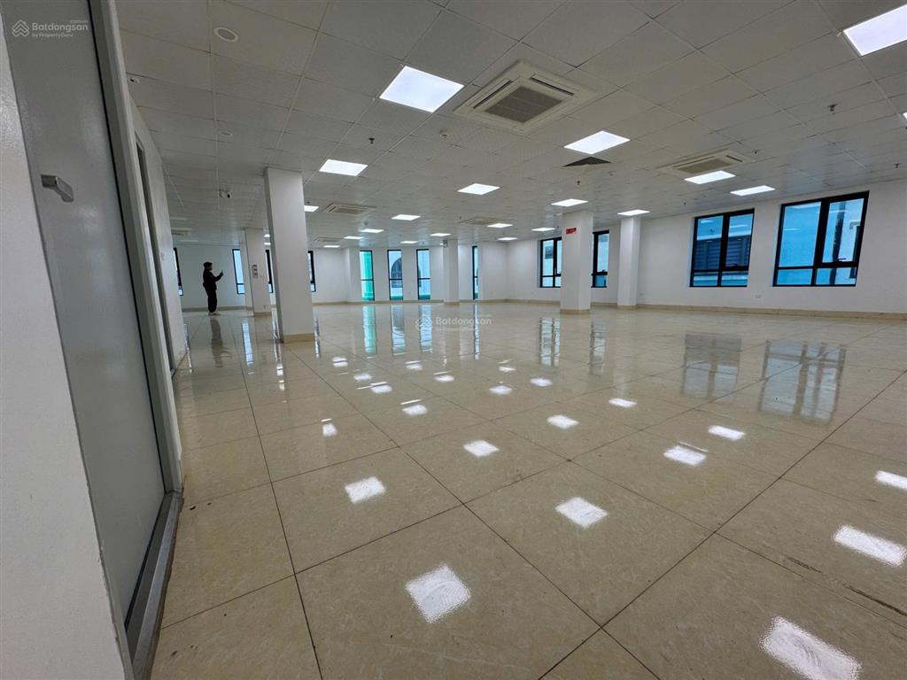 360m2 tại trung yên, cầu giấy, tòa nhà hạng b chỉ 70tr/tháng