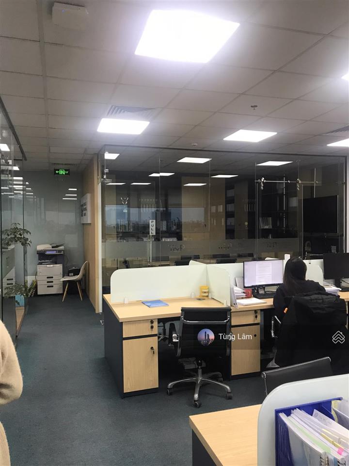 Cc cho thuê văn phòng hạng a phố hoàng đạo thúy, diện tích 270m2, lô góc 2 mặt thoáng chỉ từ 250k