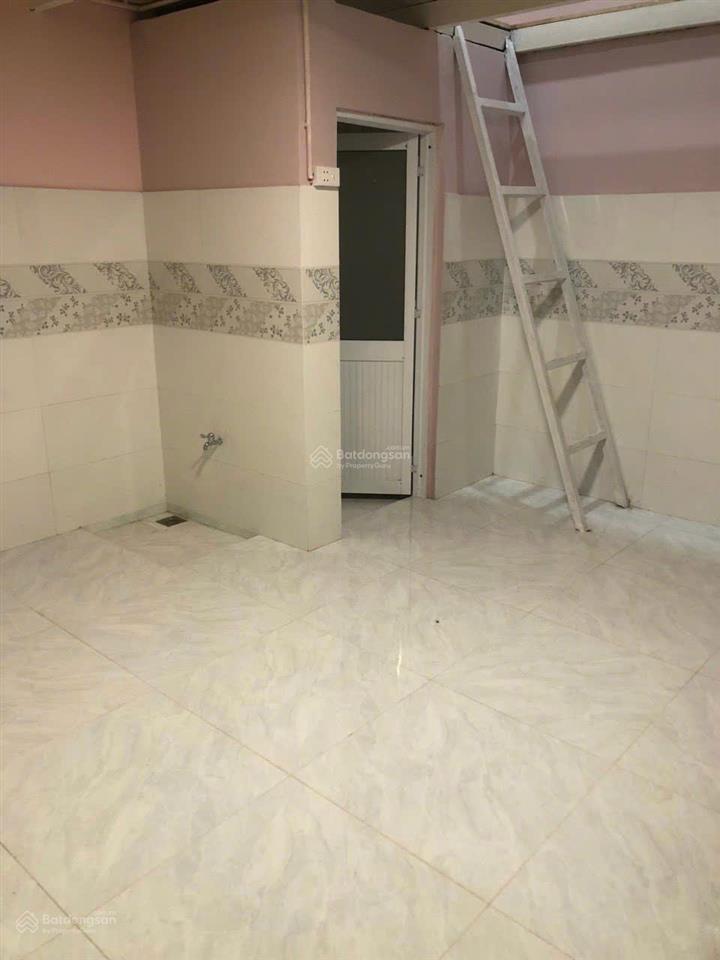 Nhà mặt tiền đường t8, tây thạnh, tân phú, 1 lầu, 6 phòng trọ cho thuê 18tr, dt 4x25m, giá 9.8 tỷ