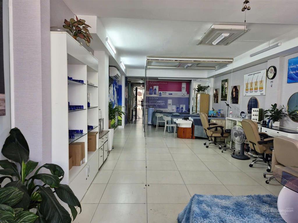 Cho thuê mặt bằng kinh doanh mặt tiền đường nguyễn công trứ q1